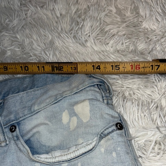 Distressed Denim Shorts - Picture 5 of 10